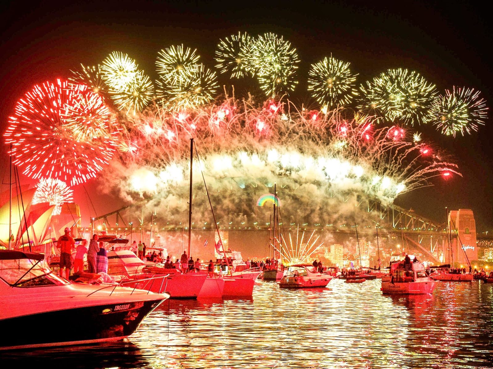 new-years-eve-cruises-on-sydney-56b24c4dd5f1565045d917ce-1600x1200