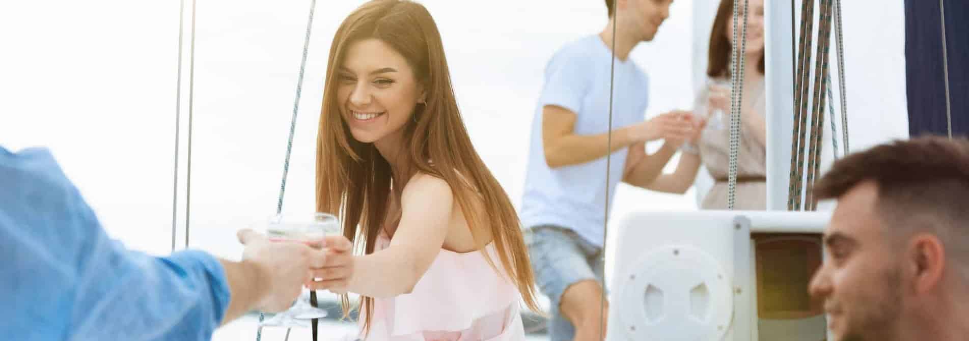 Group Happy Friends Drinking Vod